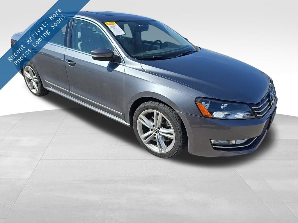 2013 VOLKSWAGEN Passat