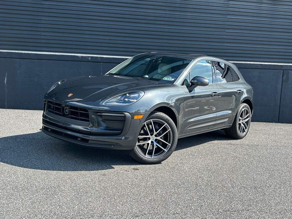 2026 PORSCHE Macan