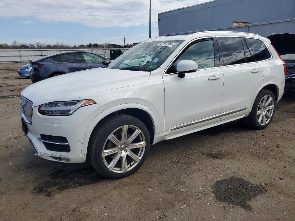 2017 VOLVO XC90
