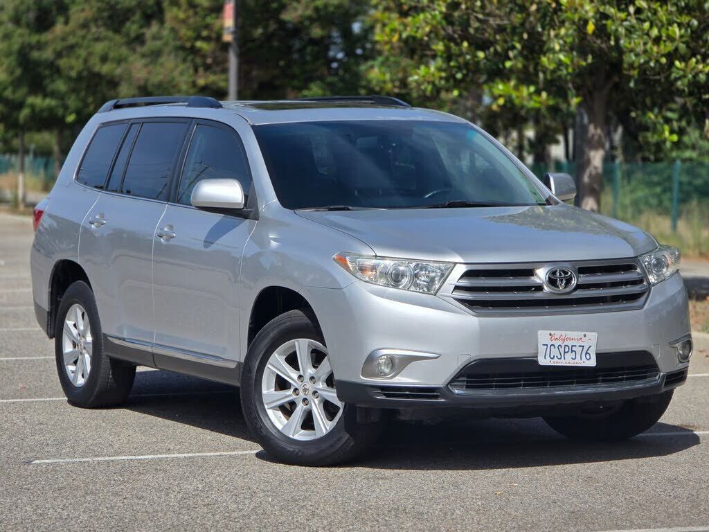 2011 TOYOTA Highlander