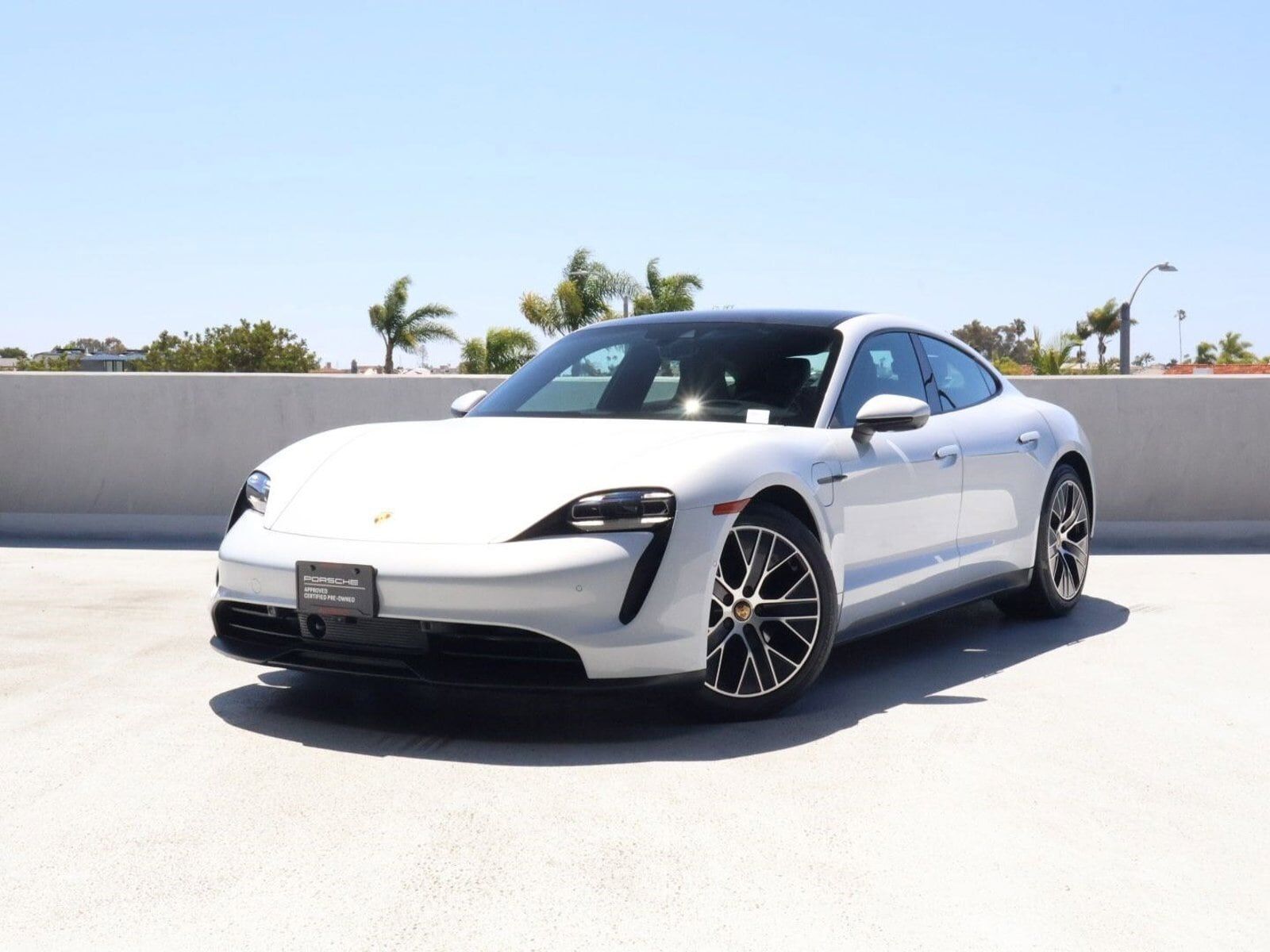 2023 PORSCHE Taycan