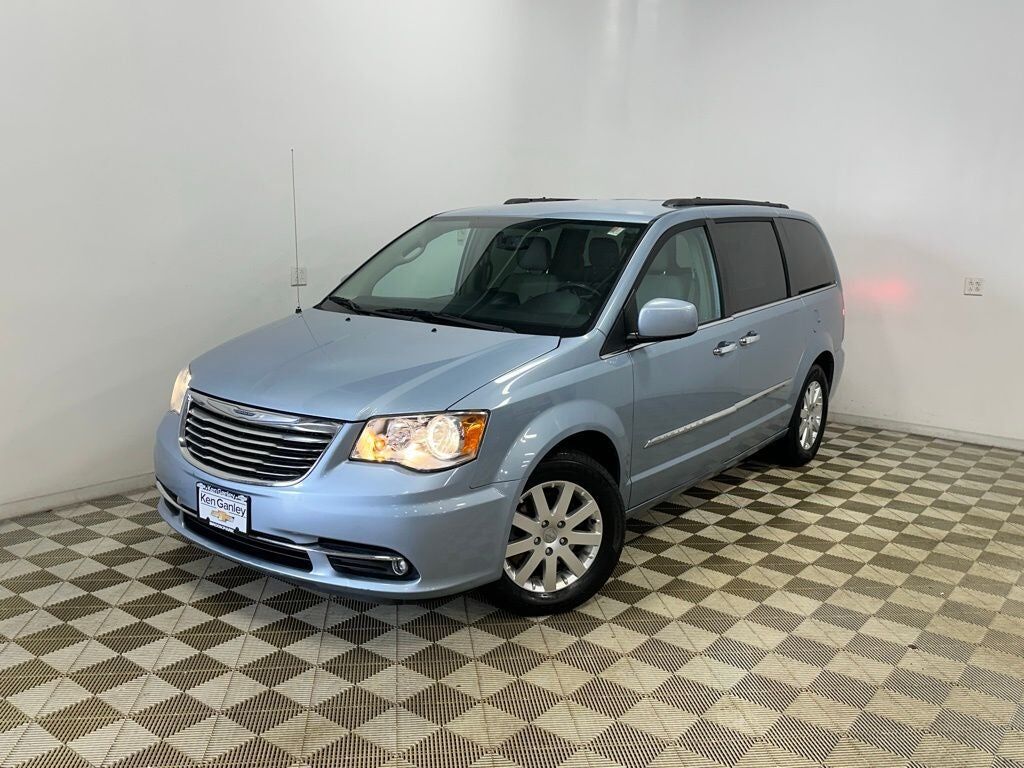 2016 CHRYSLER Town and Country