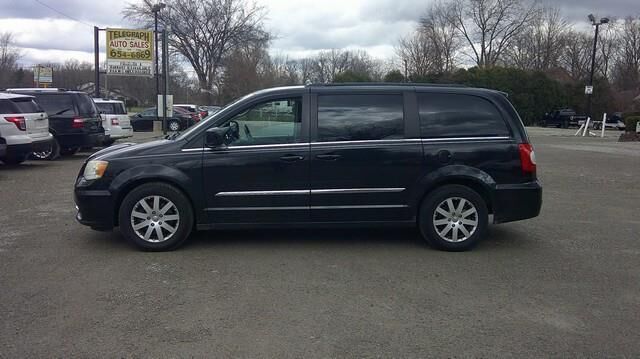 2013 CHRYSLER Town and Country