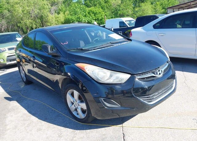 2013 HYUNDAI Elantra