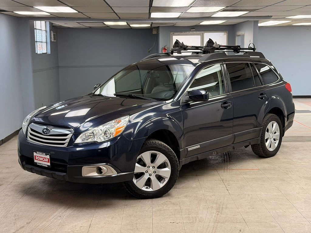 2012 SUBARU Outback