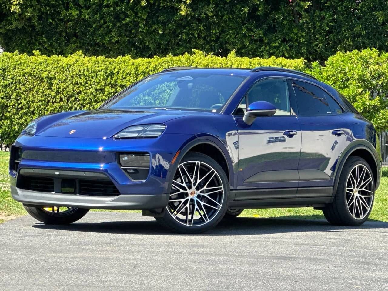 2026 PORSCHE Macan