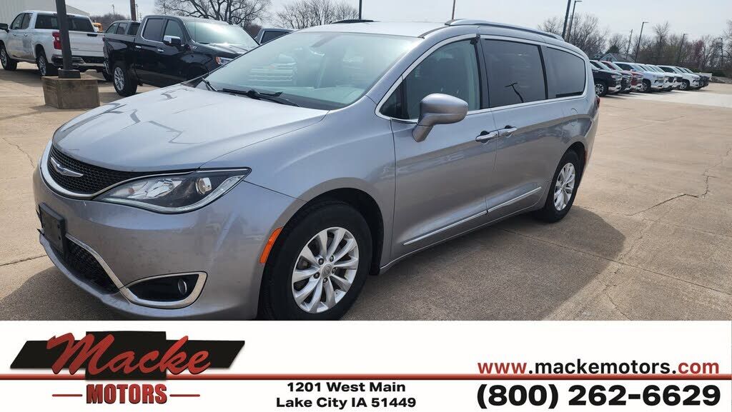 2019 CHRYSLER Pacifica