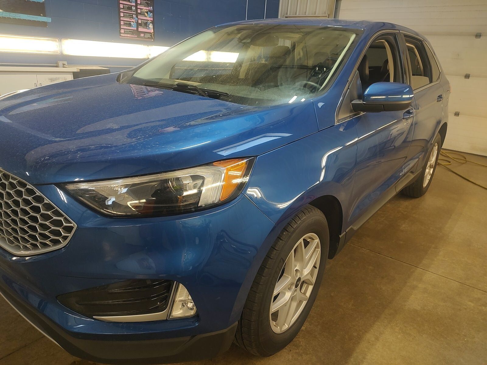 2023 FORD Edge