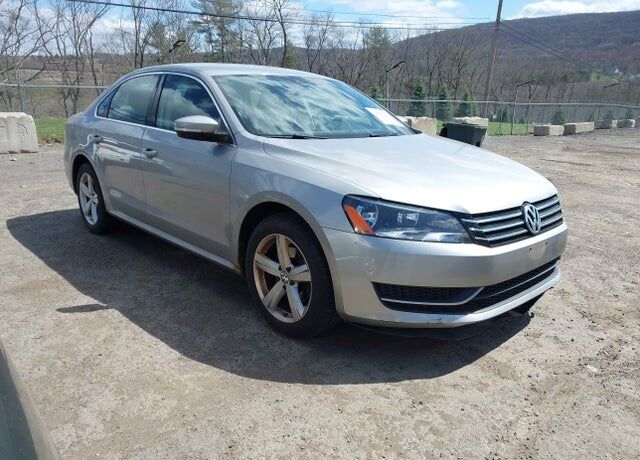 2014 VOLKSWAGEN Passat
