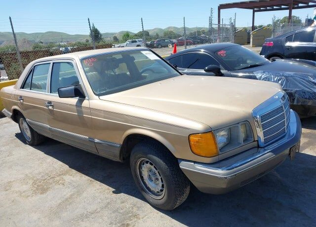 1985 MERCEDES-BENZ 380