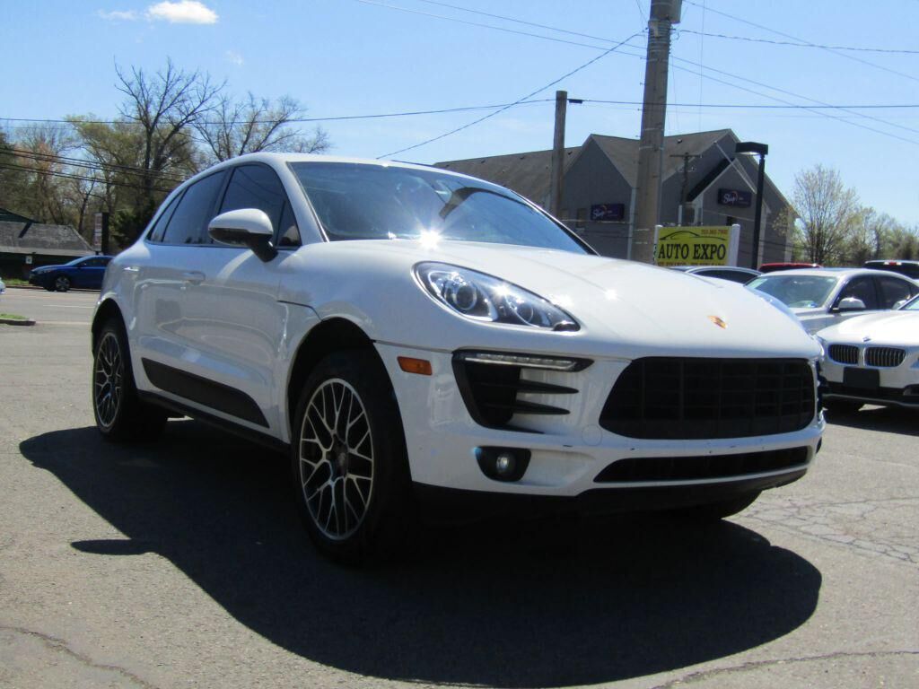 2015 PORSCHE Macan