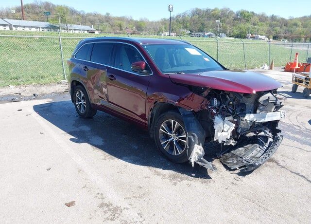 2016 TOYOTA Highlander