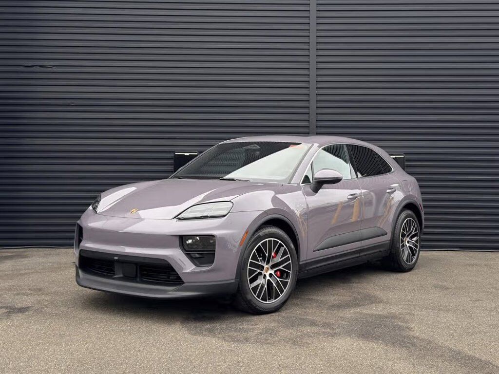 2025 PORSCHE Macan