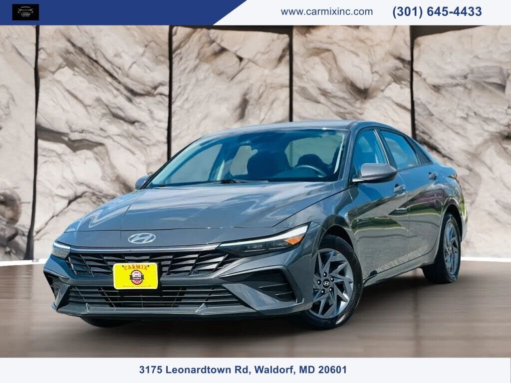 2024 HYUNDAI Elantra