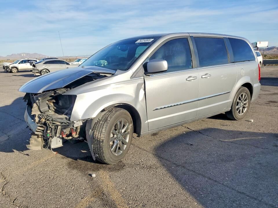 2015 CHRYSLER Town and Country