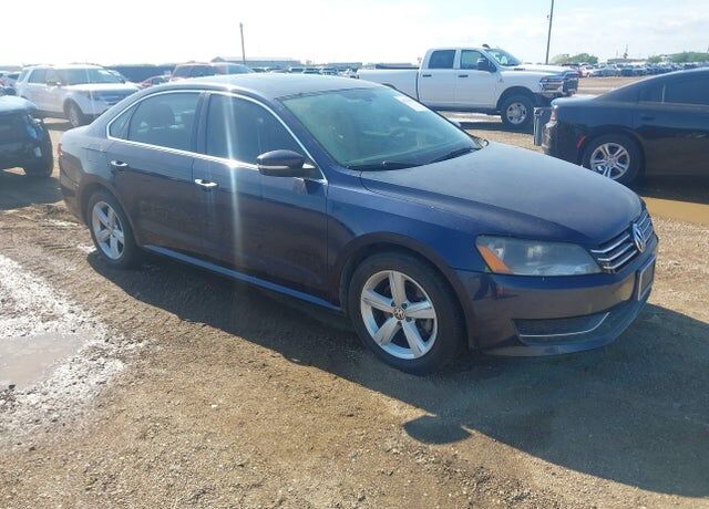 2013 VOLKSWAGEN Passat