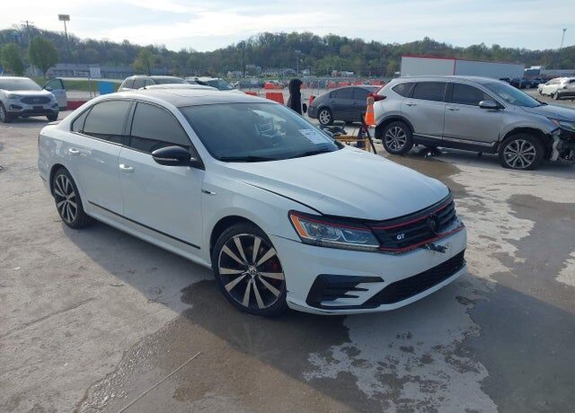 2018 VOLKSWAGEN Passat