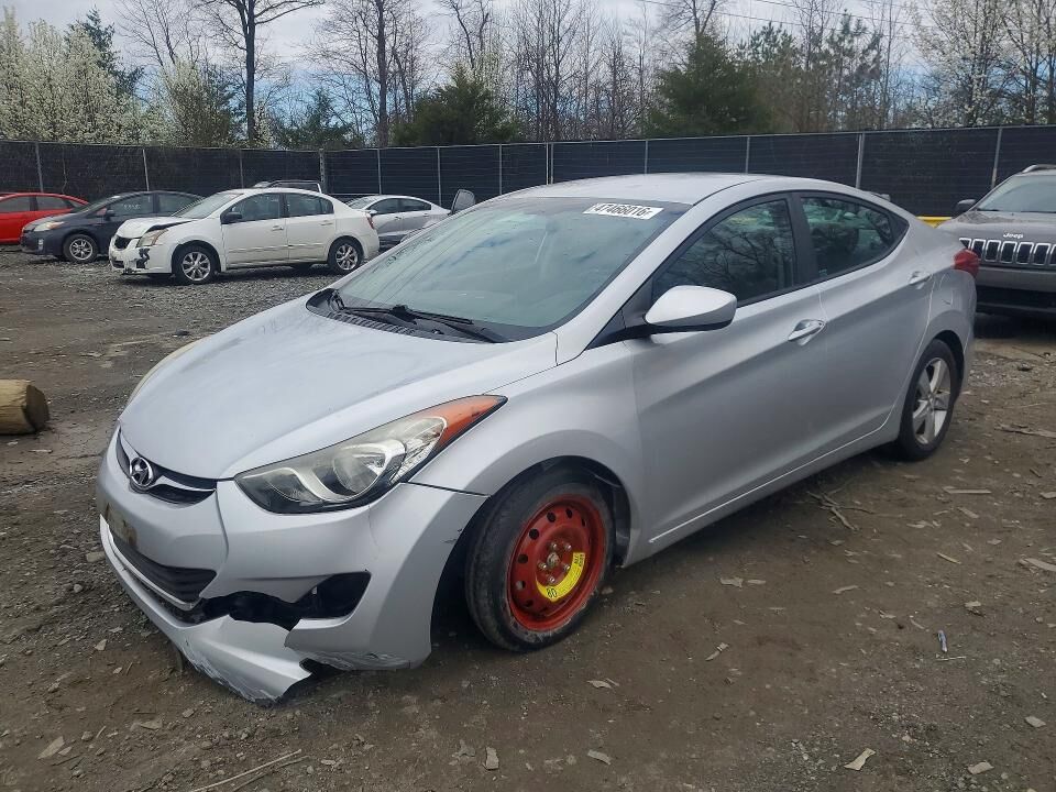 2013 HYUNDAI Elantra