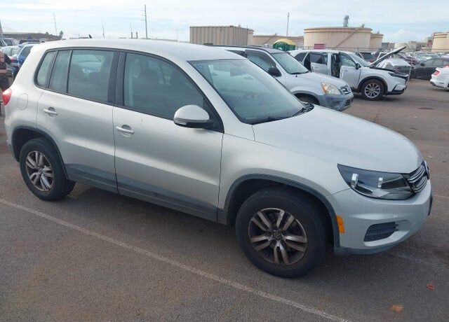 2013 VOLKSWAGEN Tiguan
