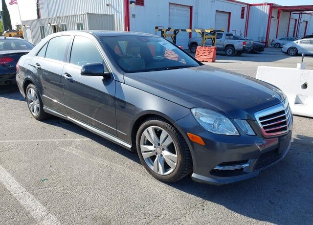 2013 MERCEDES-BENZ E-Class