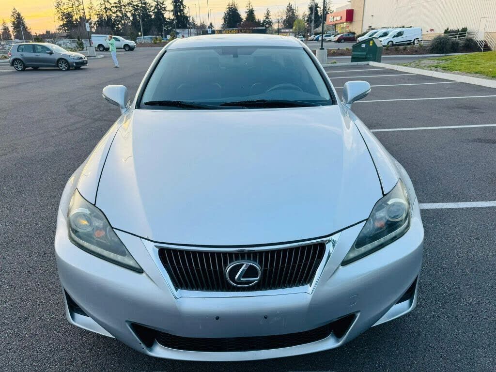 2011 LEXUS IS
