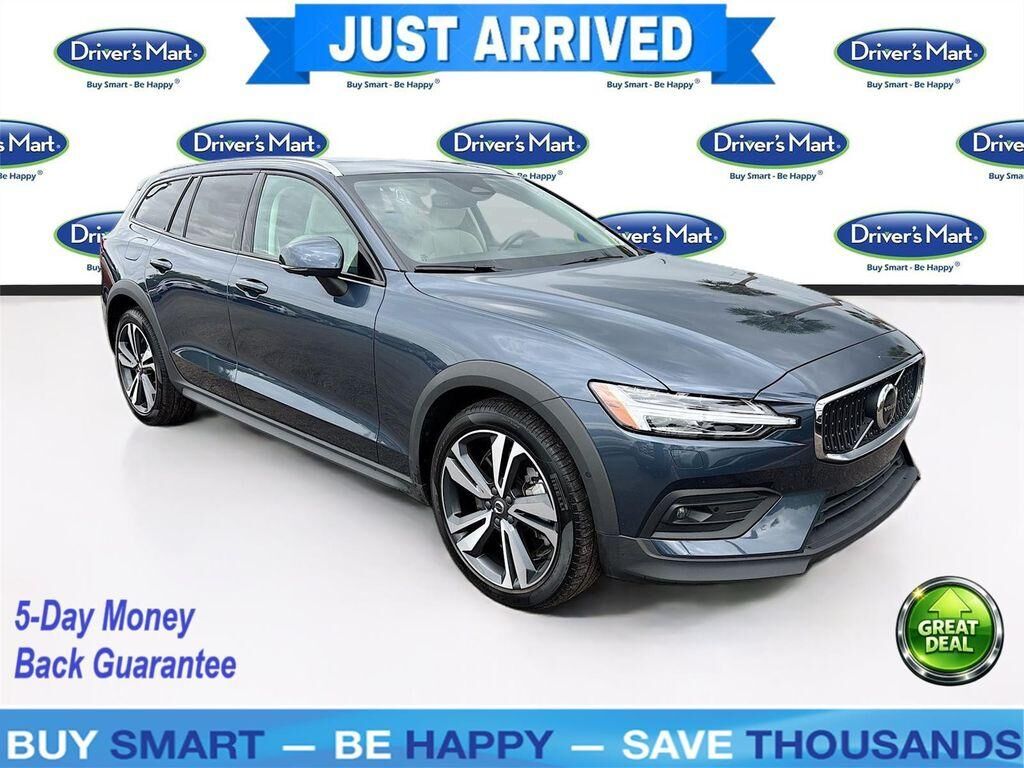 2025 VOLVO V60CC