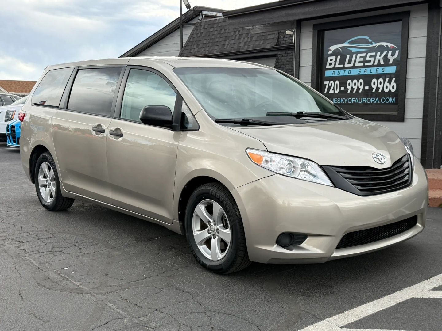 2015 TOYOTA Sienna