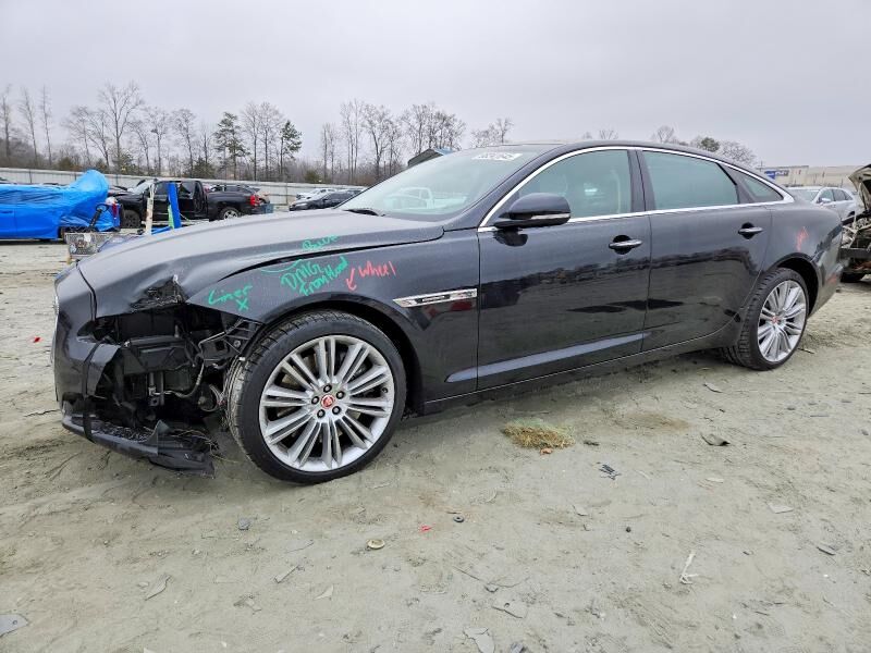 2017 JAGUAR XJ