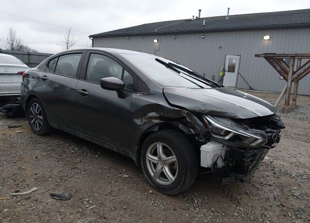 2021 NISSAN Versa