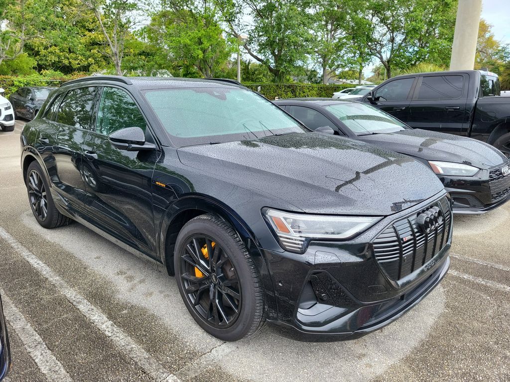2022 AUDI e-tron