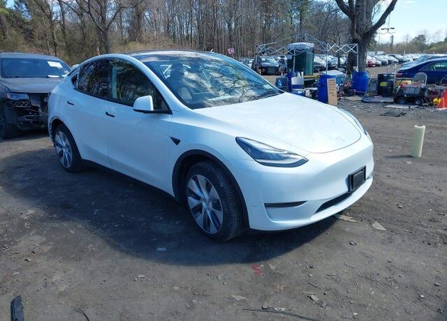 2022 TESLA Model Y