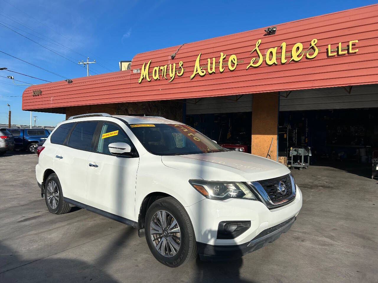 2017 NISSAN Pathfinder