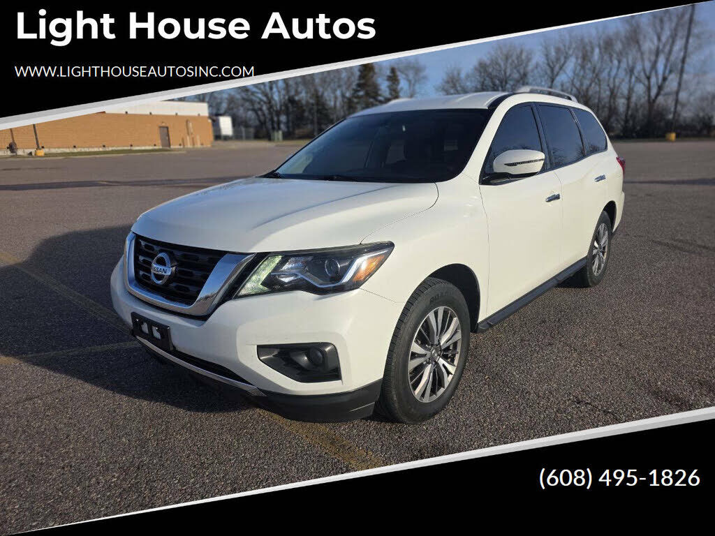 2017 NISSAN Pathfinder