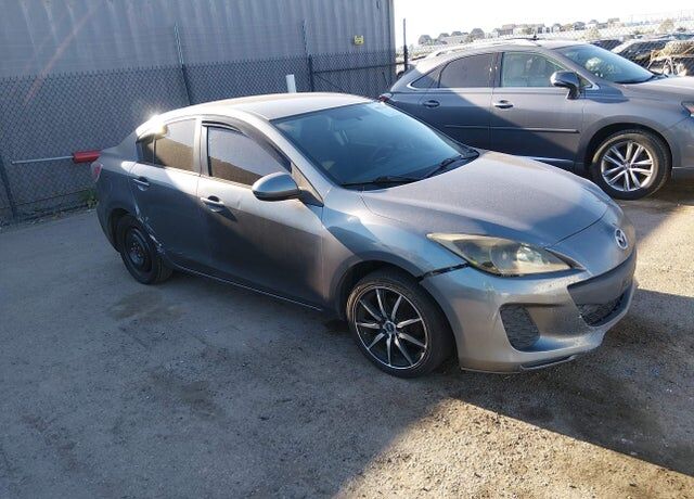2013 MAZDA Mazda3