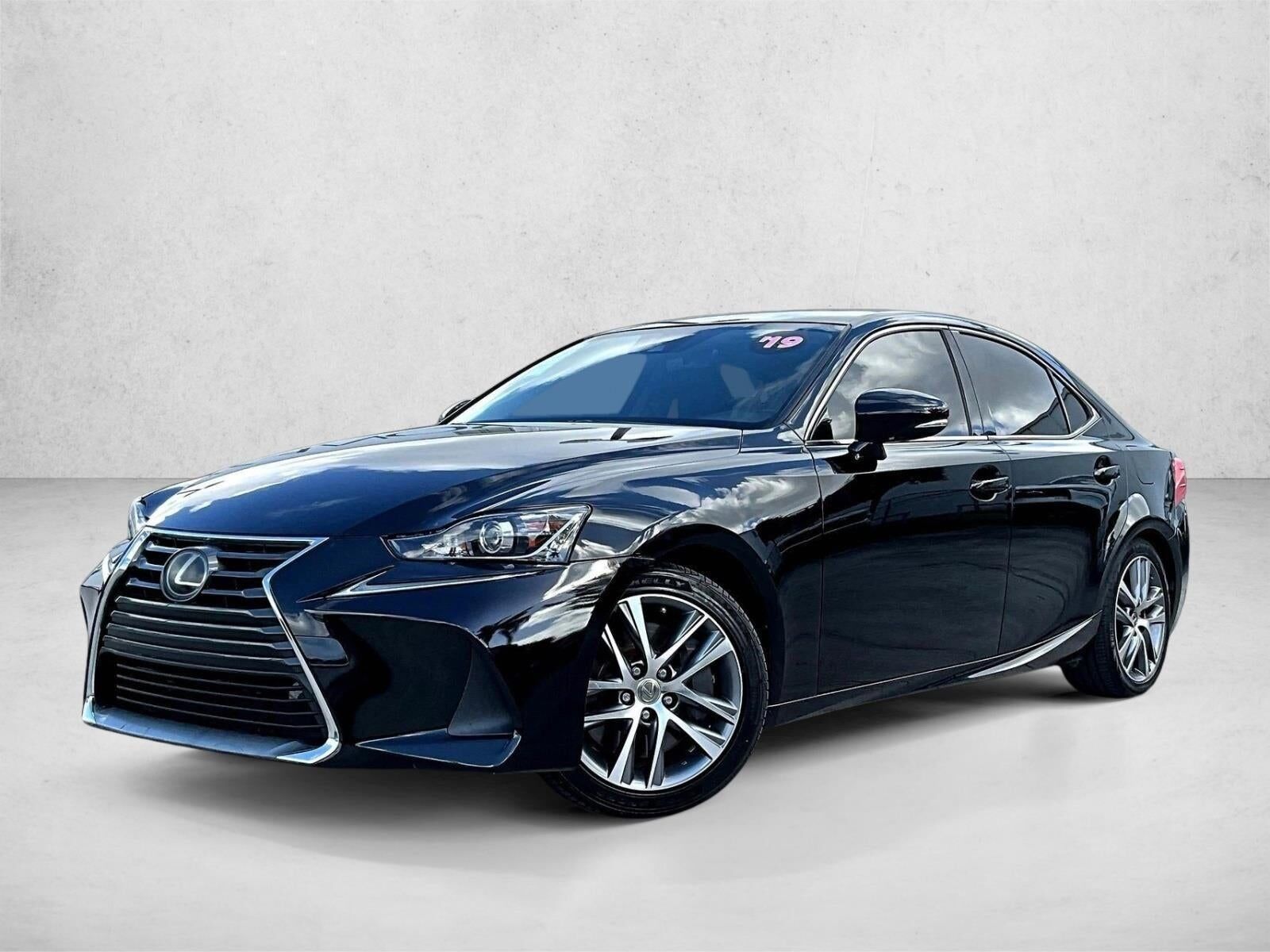 2019 LEXUS IS