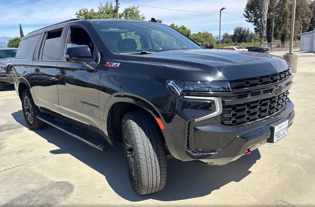 2023 CHEVROLET Suburban