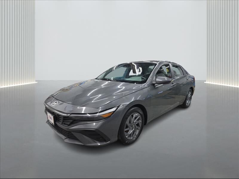 2024 HYUNDAI Elantra