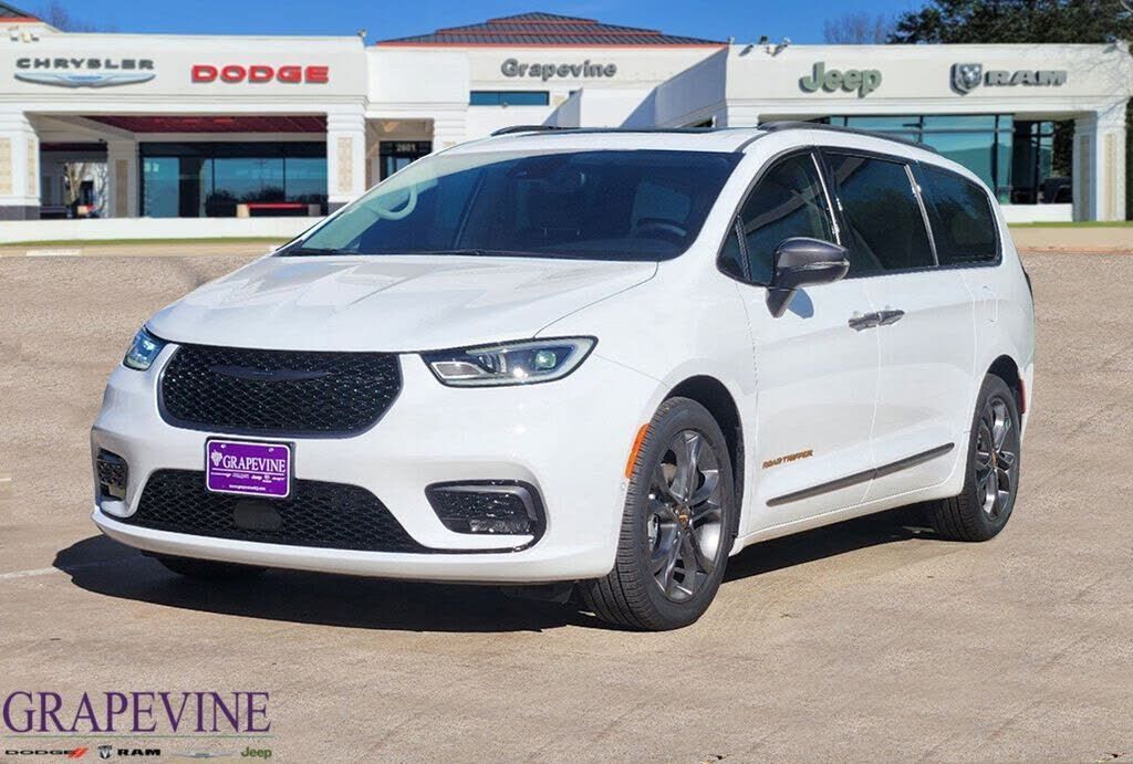 2023 CHRYSLER Pacifica