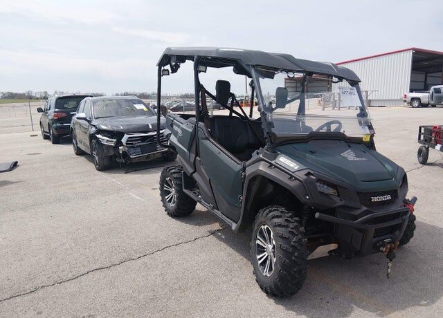 2016 HONDA Pioneer