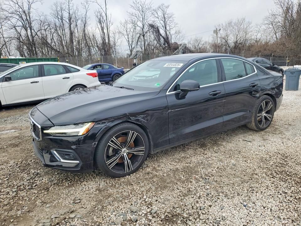 2021 VOLVO S60