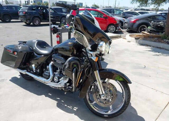 2015 HARLEY DAVIDSON CVO Street Glide Special