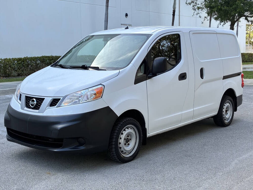 2017 NISSAN NV200