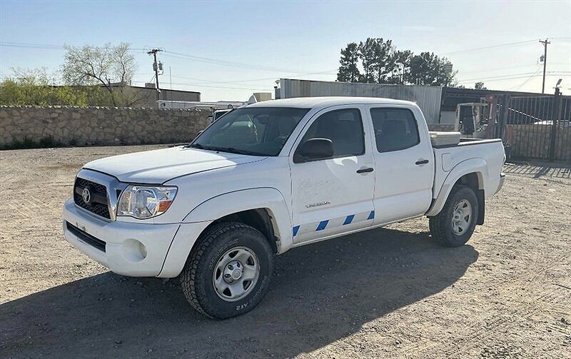 2011 TOYOTA Tacoma