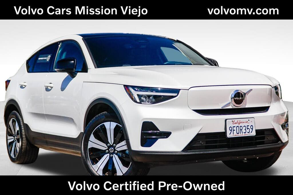 2023 VOLVO C40