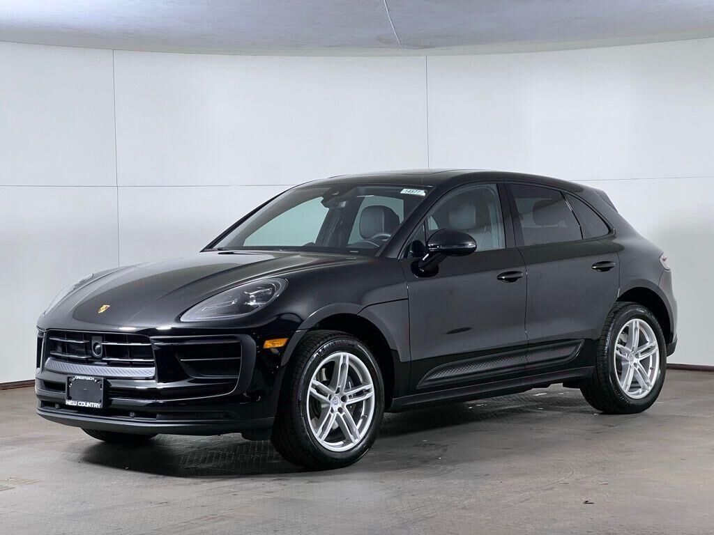 2025 PORSCHE Macan