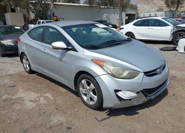 2012 HYUNDAI Elantra