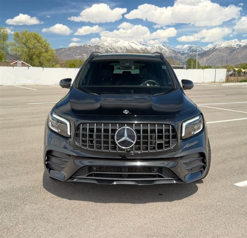 2022 MERCEDES-BENZ GLB-Class