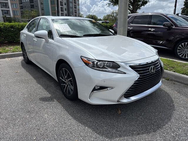 2018 LEXUS ES
