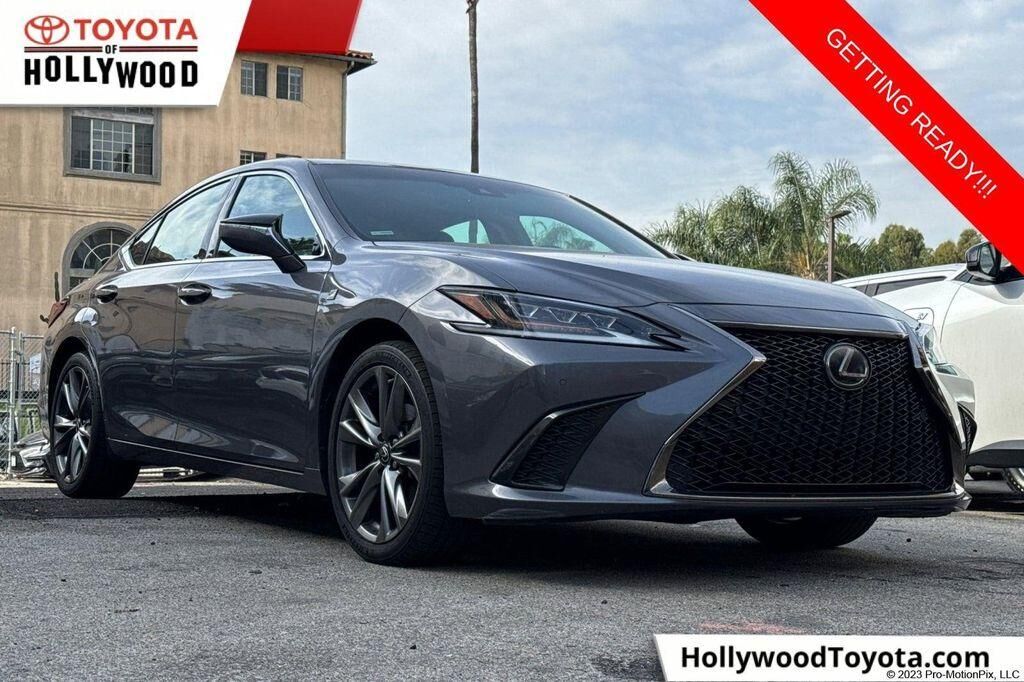 2019 LEXUS ES