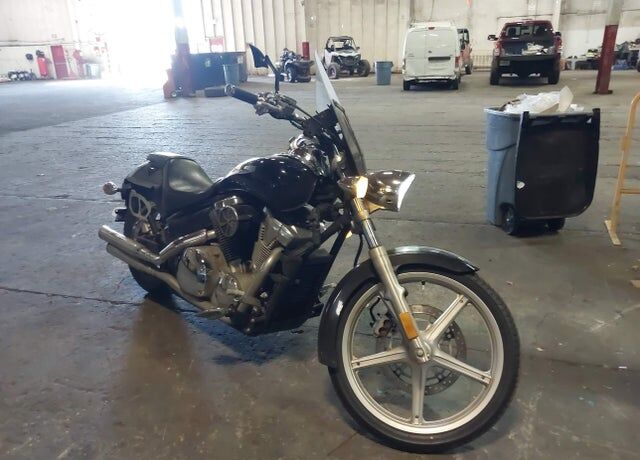 2010 HONDA VT1300